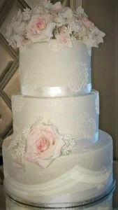 classic style 3 tier wedding cake