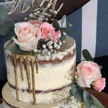 2 tier wedding cake top view